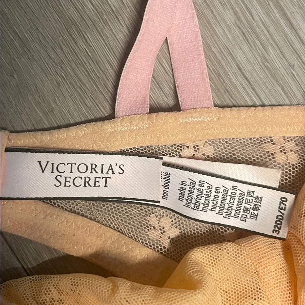 Peach Victorias Secret unlined lace bra size 32DD - Picture 3 of 4